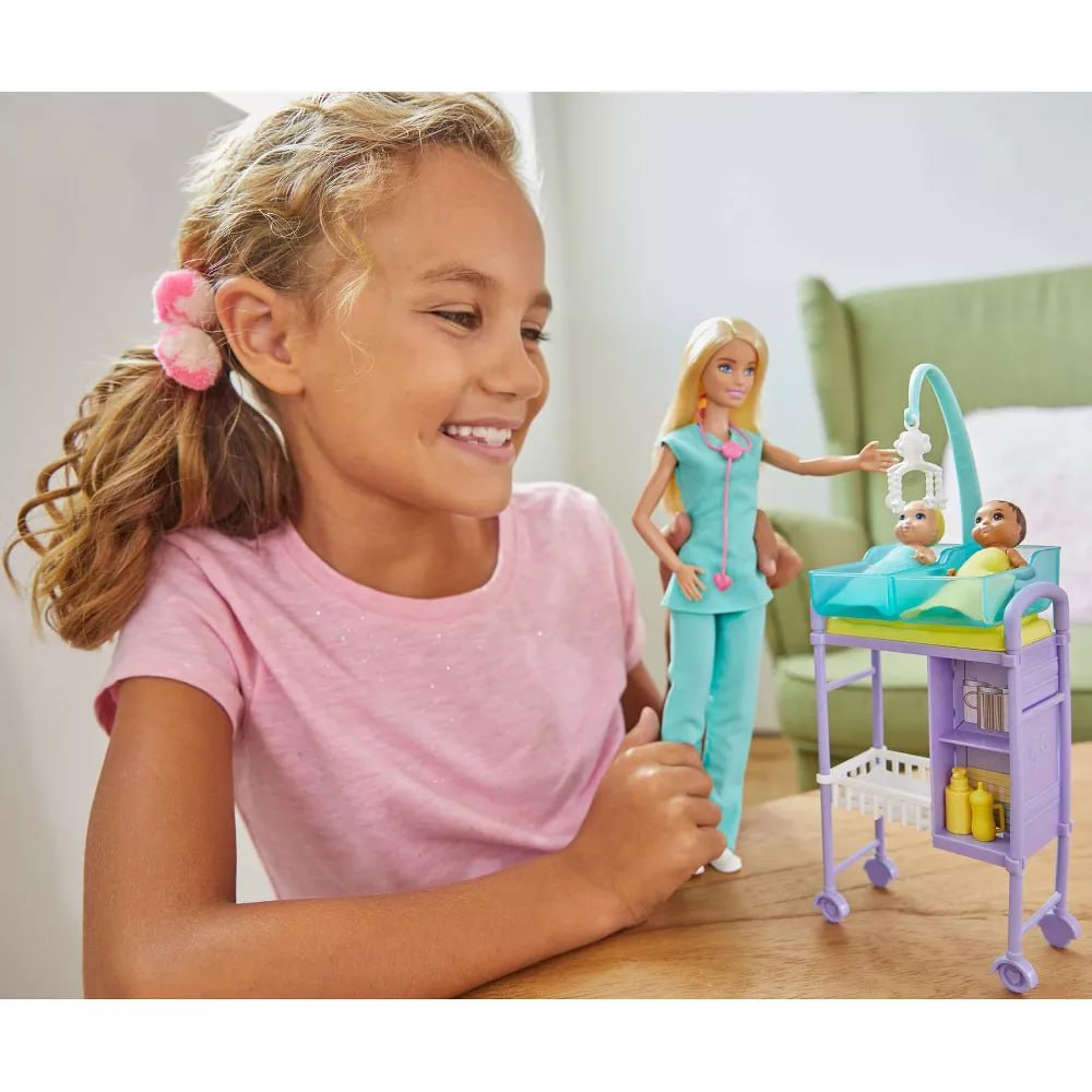 Игровой набор Кукла Барби Педиатр с новорожденными детками Barbie Baby Doctor Blonde