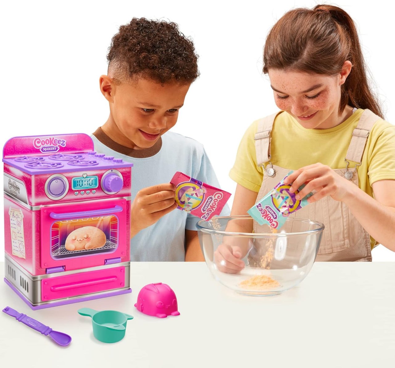 Интерактивная игрушка Moose Toys Волшебная духовка Cookeez Makery Cinnamon Treatz Oven Plush Сюрприз