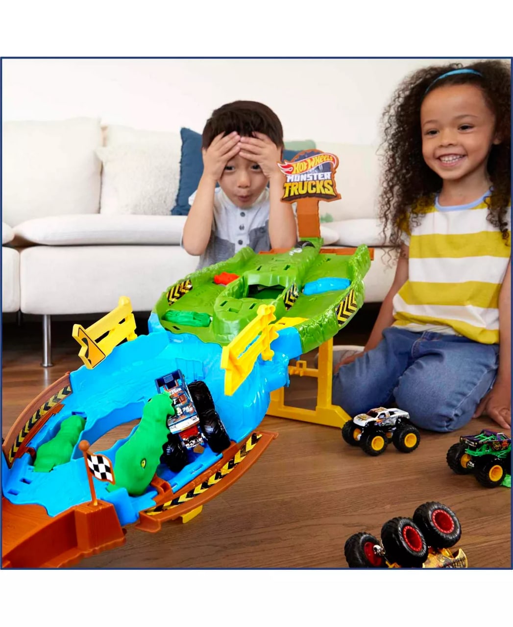 Игровой набор ТУРНИР ТИТАНОВ Hot Wheels Monster Trucks Wreckin 'Raceway
