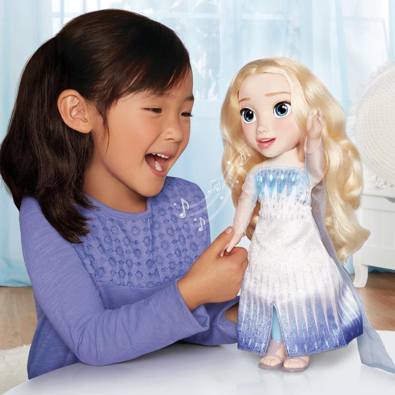 Интерактивная, поющая кукла ЭЛЬЗА FROZEN 2 MAGIC IN MOTION ELSA DISNEY FROZEN 2